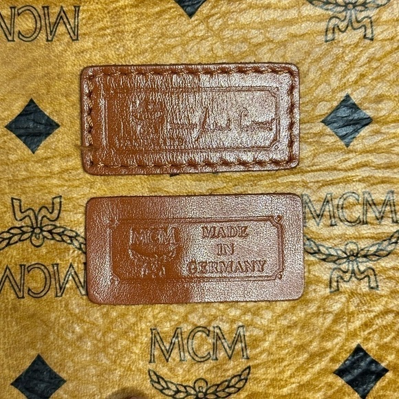 MCM classic logo tote in cognac - Picture 14 of 16